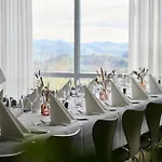 Und Restaurant Wolfensberg 호텔
