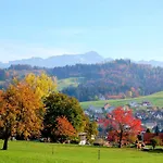 Und Restaurant Wolfensberg 호텔 3*