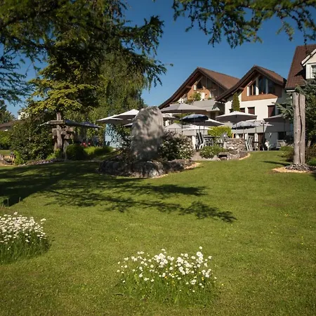 Und Restaurant Wolfensberg 호텔 Degersheim