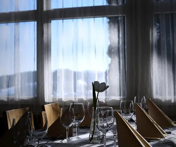 Und Restaurant Wolfensberg