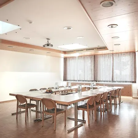 Und Restaurant Wolfensberg 3*