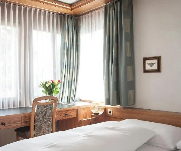 Und Restaurant Wolfensberg Hotel